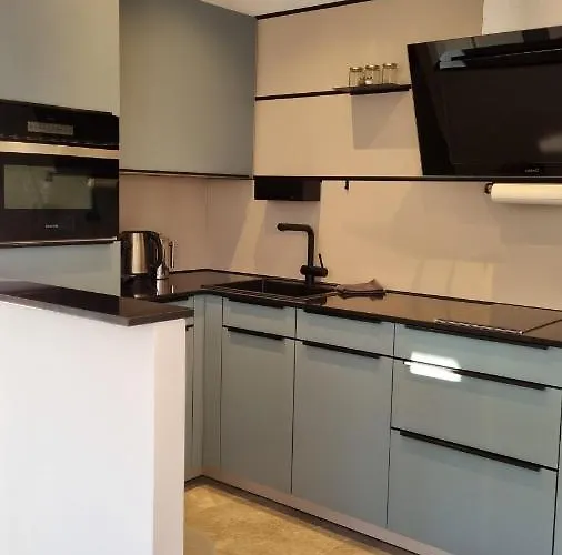 70 Qm Grosses Apartment Mit Fuer Hunde Geeignetem Garten Zwischen Potsdam Und Berlin *